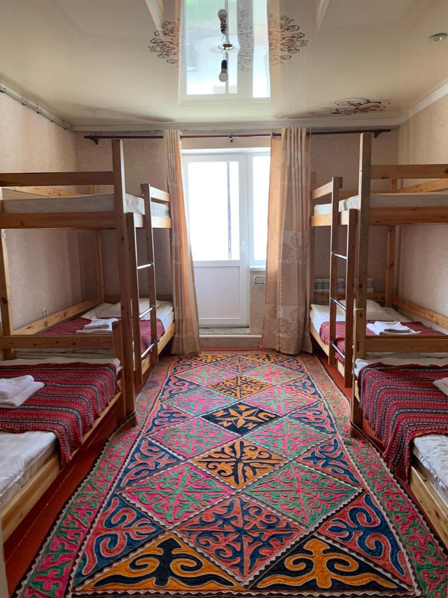 Naryn Guest House Exterior foto